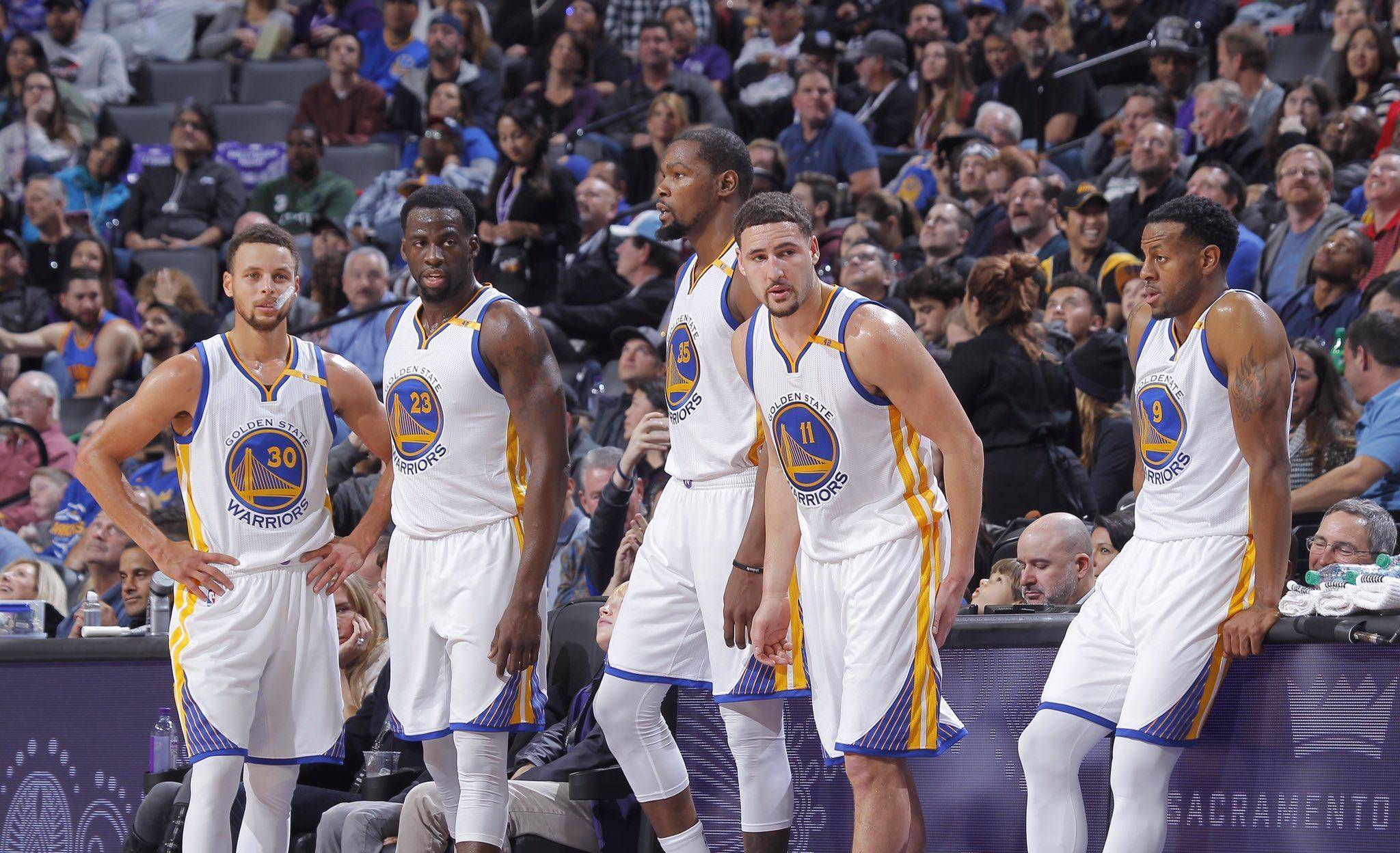 士队对阵雷 士队对阵雷